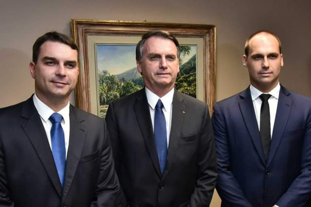 Flávio Bolsonaro reivindica el papel de su padre en una eventual presidencia: «Vamos a hacer el Gobierno más increíble que hayáis visto en vuestras vidas»