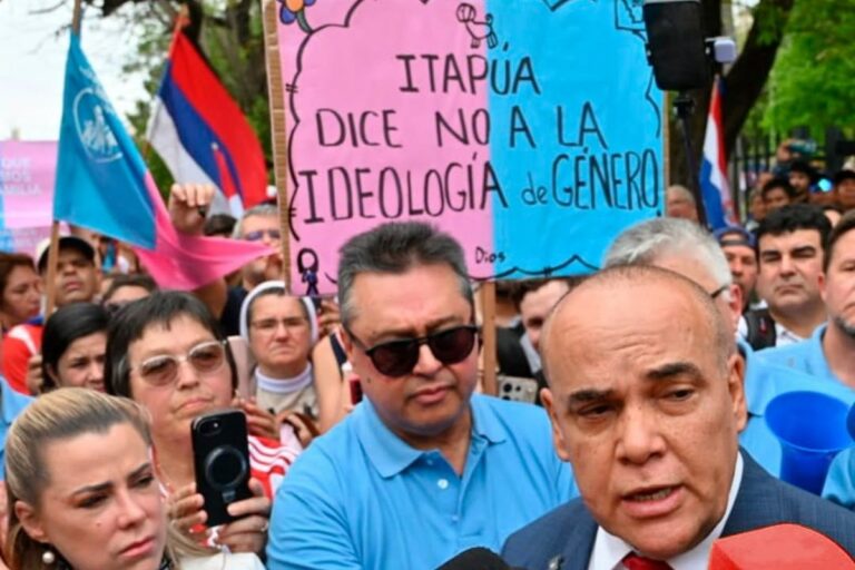Agrupaciones católicas y conservadoras piden al Congreso de Paraguay penar con cárcel la promoción de la ideología de género en niños
