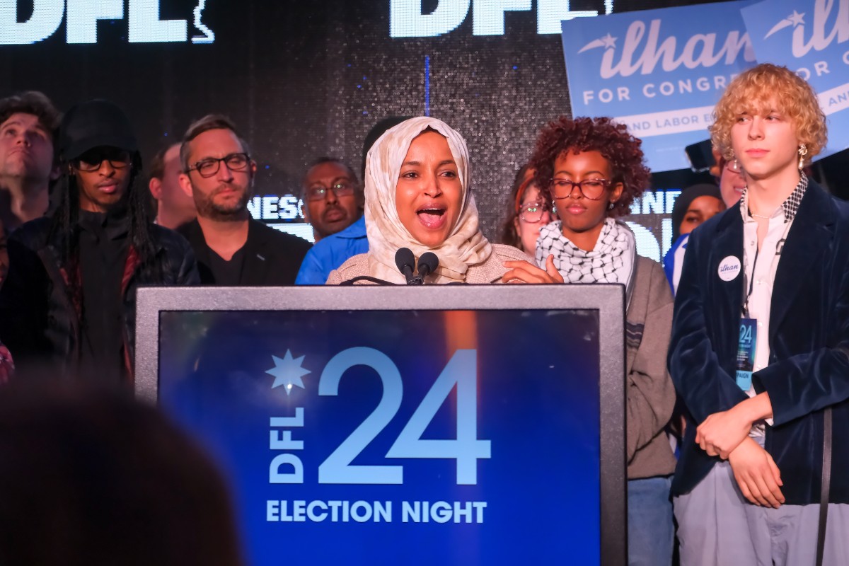 Alex Soros financia a Ilhan Omar, la congresista musulmana del Partido Demócrata y de origen somalí que ataca a Israel