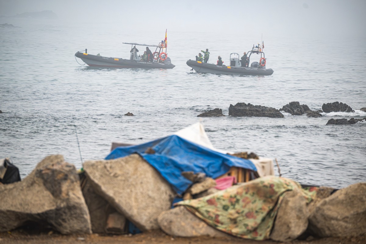 Las mafias elevan hasta 15.000 euros las ‘tarifas’ por trasladar inmigrantes de Ceuta a la Península y los arrojan al mar para evitar detenciones de los patrones