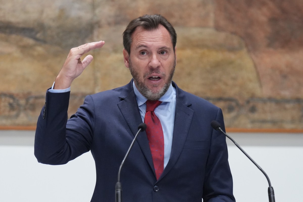 El ministro Puente insiste en que «el sistema ferroviario es seguro» y no dimite tras la tragedia de Urda que ha dejado al menos 64 muertos