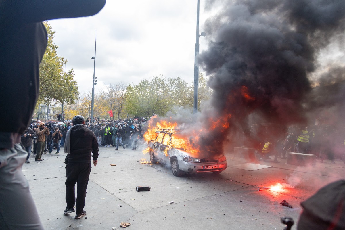 Francia vive nuevos disturbios organizados por la ultraizquierda un día después de la jornada de saqueos y vandalismo extremo