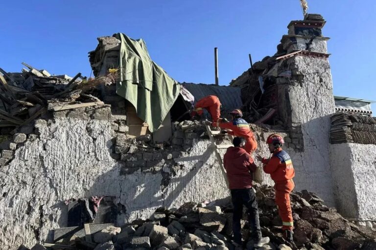 Al menos 16 muertos y más de 30 heridos tras registrarse un terremoto de magnitud 7 en el Tíbet