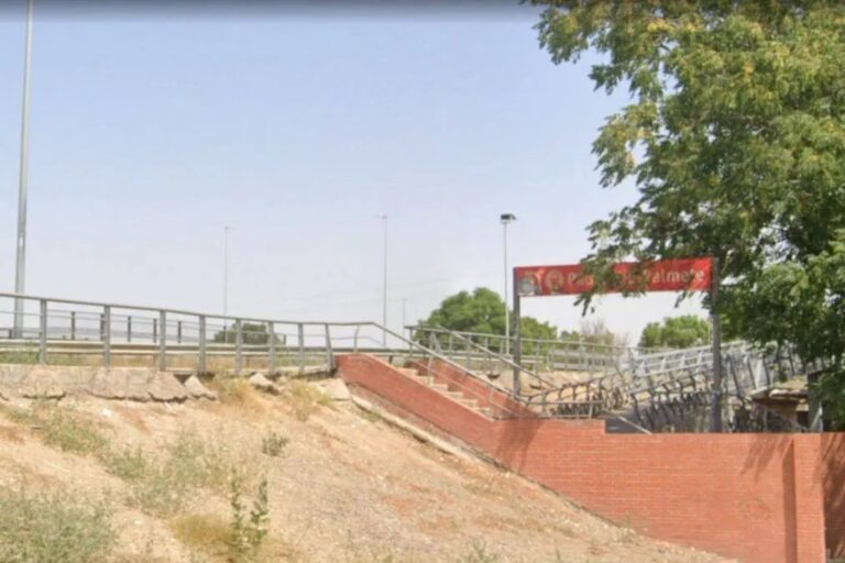 Descarrila un tren de mercancías en Sevilla y obliga a suspender una línea de Cercanías
