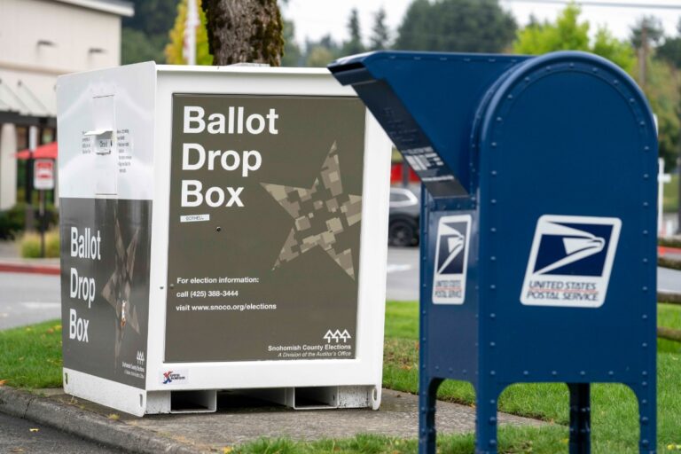 Trump lleva a California a los tribunales para impedir que cuente votos por correo de 20.000 personas dudosas de ser ciudadanas de EEUU