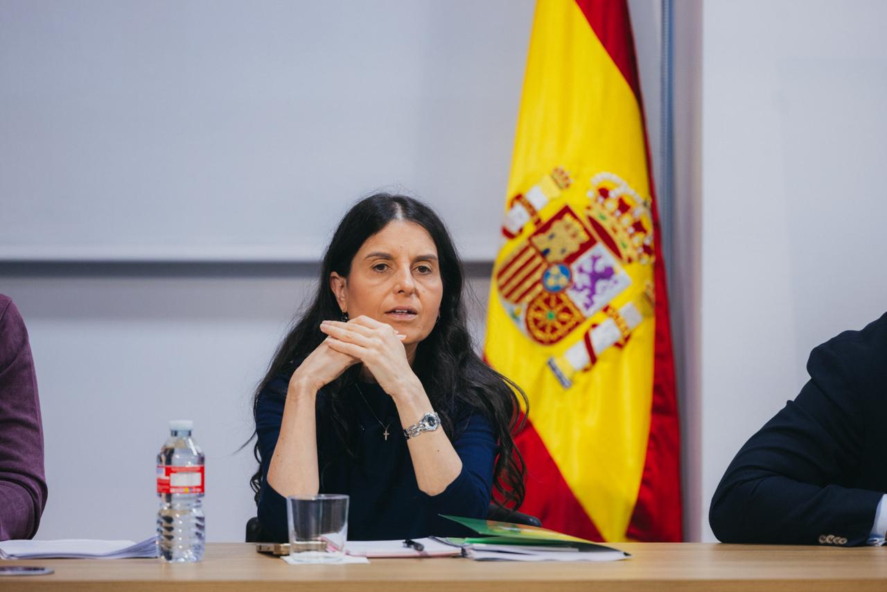 Santiago Abascal llevará como número dos por Madrid a Montse Lluis, la artífice de los acuerdos con el PP que garantizan la prioridad nacional
