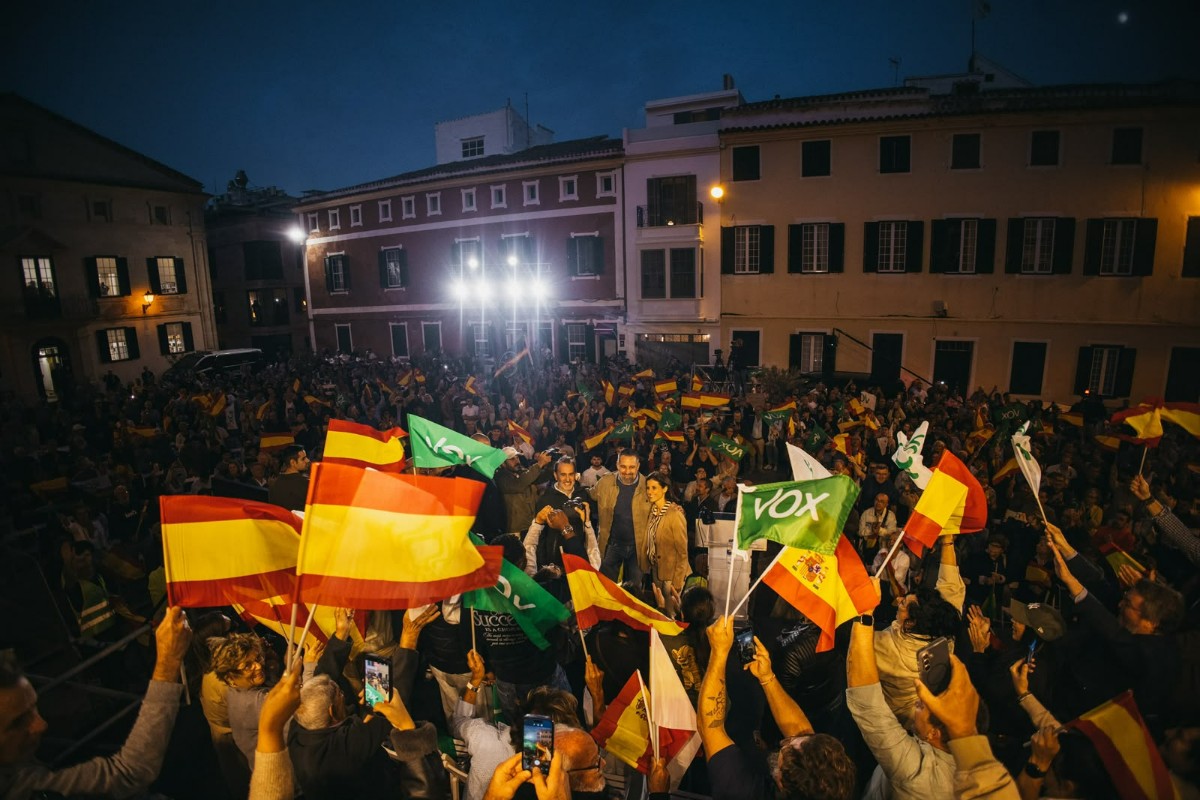 Santiago Abascal llama en Mahón (Menorca) a la movilización el 29-N y defiende la «prioridad nacional»: «Las ayudas tienen que ir prioritariamente para las familias españolas»