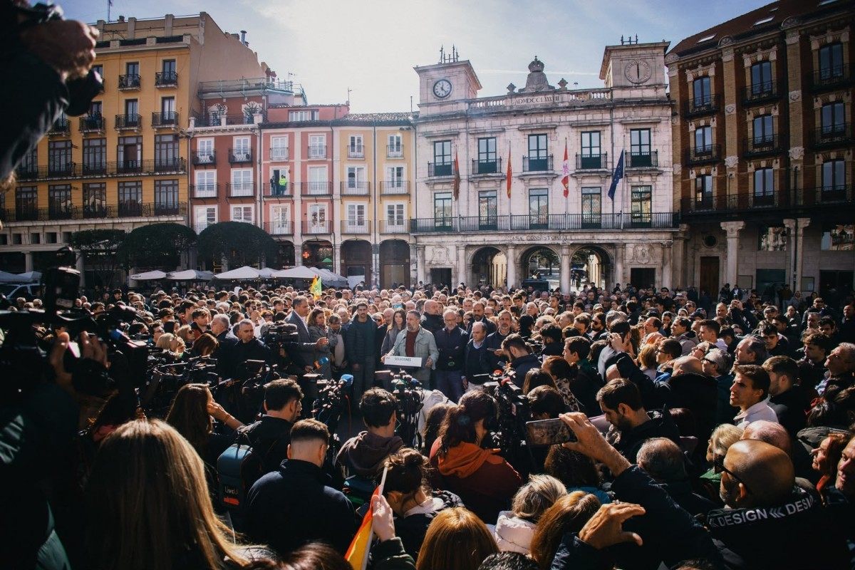Santiago Abascal denuncia desde Burgos la violencia organizada desde La Moncloa para acosar los actos de VOX: «Tratan de impedir que presentemos nuestro programa de sentido común»