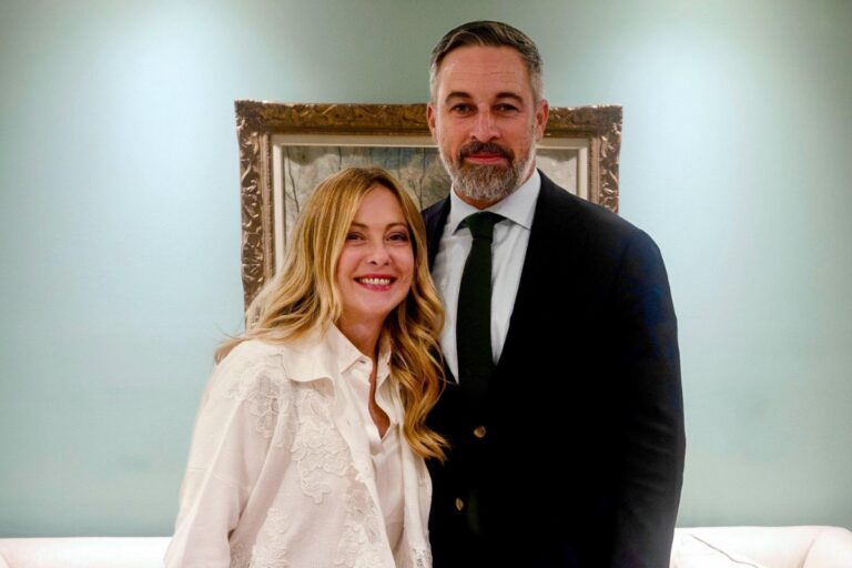 Santiago Abascal se reúne en Bruselas con Giorgia Meloni: «Italia es hoy una nación más fuerte y más respetada. España también puede elegir ese camino»