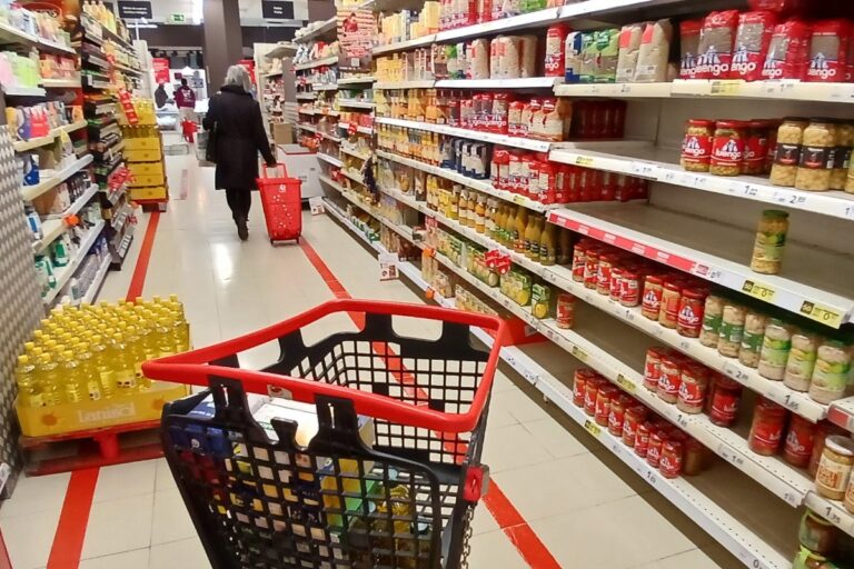 El Sindicato izquierdista de Inquilinas pide ahora «no comprar los miércoles» hasta el 11 de noviembre «en protesta por el coste de la vida»