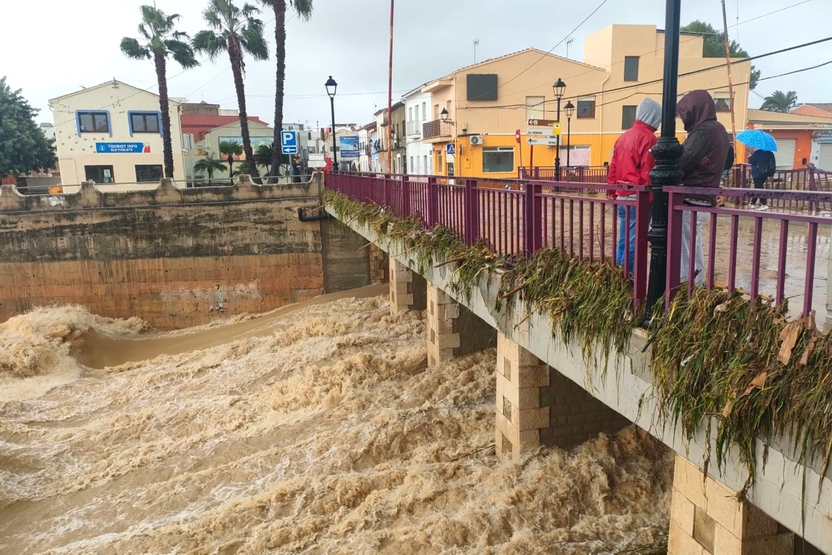 La dana Adam provoca ya tres muertos en la Comunidad Valenciana con decenas de cortes de luz y carretera en Baleares
