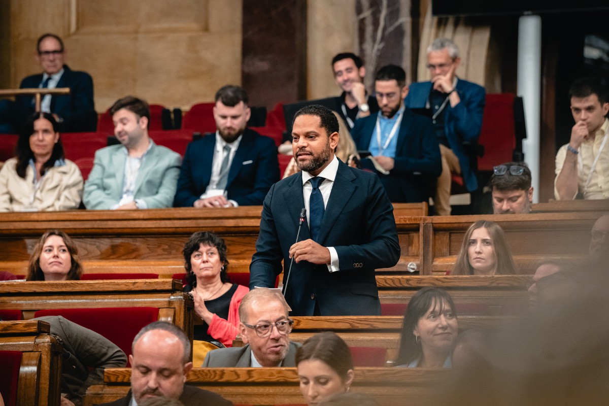 Ignacio Garriga (VOX) retrata a Salvador Illa y señala que Cataluña será la «tumba política» del Partido Socialista
