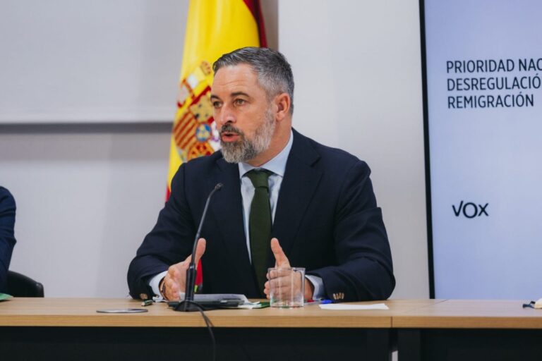 Santiago Abascal envía un mensaje de «tranquilidad, responsabilidad y compromiso» tras la lista única del PSOE y la extrema izquierda en el Senado: «Haremos lo necesario para que España no dependa ni de Sánchez ni de sus secuaces»